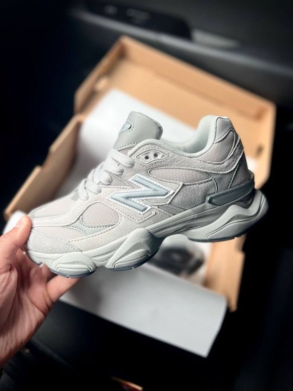 Кросівки Жіночі New Balance 9060 Light Gray 21641 фото